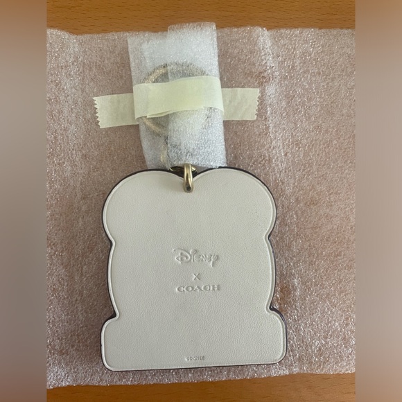 Walt Disney World Coach Keychain - Picture 2 of 2